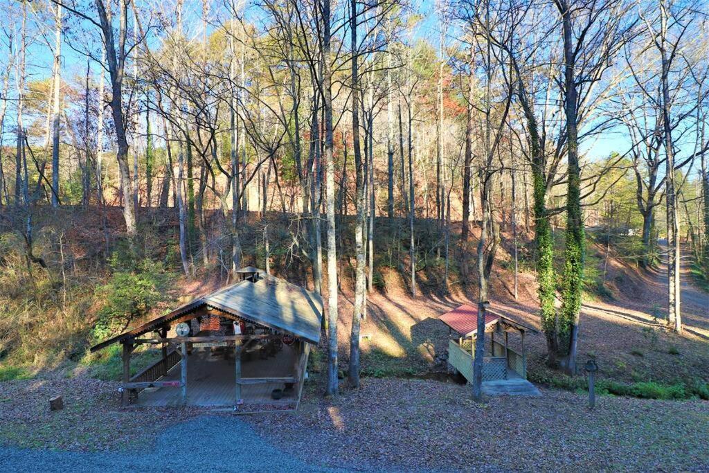 Cute Cabin Creek & Firepit #12 Хелен Экстерьер фото